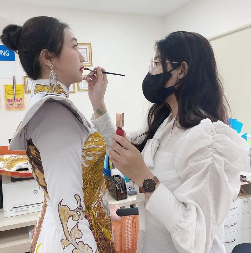 Ly Ly Trần Makeup